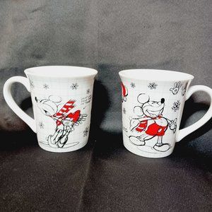 Disney Store Minnie Mouse Ceramic Coffee Tea Latte MUG 12oz 4 1/8" tall Pair